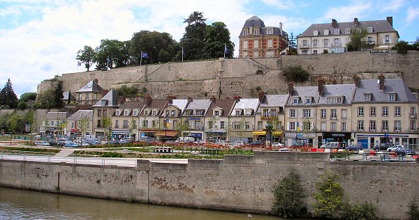 Photo de Val d'Oise - 95 - Pontoise - Source: banques d'images